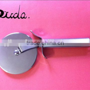 2016 8.5" High quality multifunction stainless steel pizza cutter BD-P5300