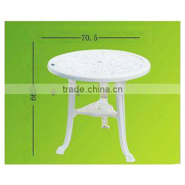 Plastic table