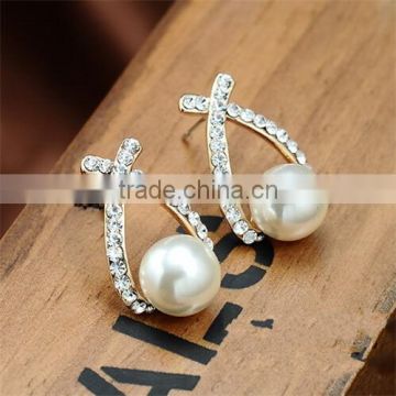 Fashion Jewelry Fish Shape Rhinestone Faux Pearl Stud Earrings In Silver Plate Cheap Promotion Gift