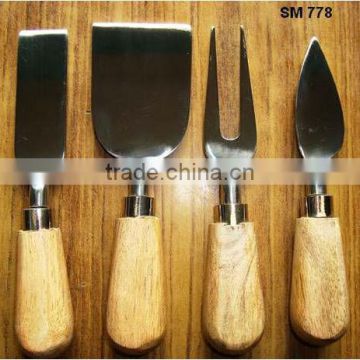Stainless Steel Cheeze Set With Wooden Handle