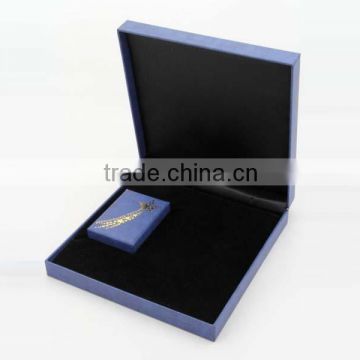Custom paper packaging box box for jewelry / ring box / pendant box with black satin lining and velvet pad