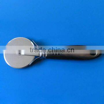 Stainless Steel Pizza Cutter with plastic black handle RH-1420