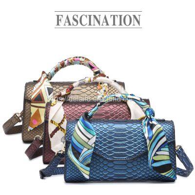 2023 spring new arrival serpentine cross-body small square bag factory stock wholesale