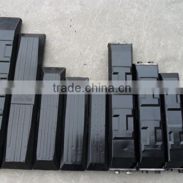 Durable casting track shoes assy construction machinery rubber crawler