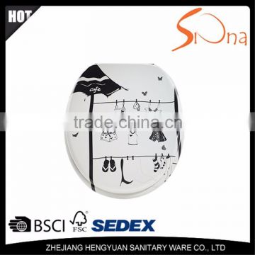 Customized comfortable flat black and white toilet seat