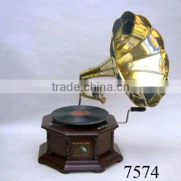 Manufacturer of Antique Gramophones
