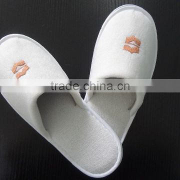 China Personalized Closed Toe Slipper For Hotel Bedroom