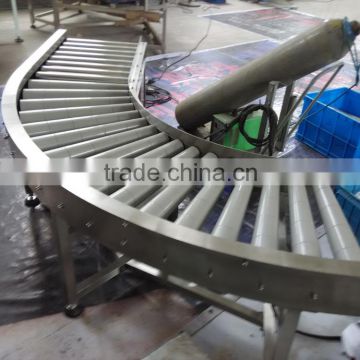 roller conveyor system for carton conveying