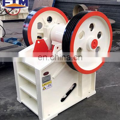 Profesional manufacturer small portable stone crusher machine, diesel engine mobile rock jaw crusher for sale