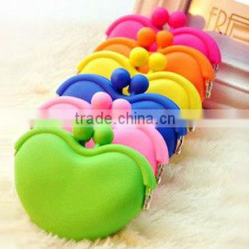 Newest design lovely heart shape silicone wallet