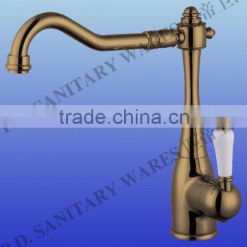 traditional kitchen faucet