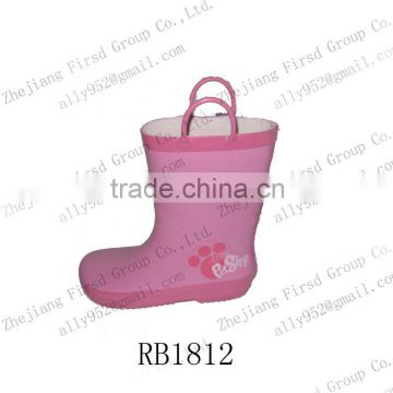 2013 kids' pink rubber rain boots with handle design