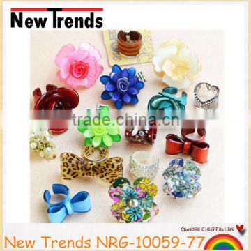 2014 fashion colorful acrylic flower ring design