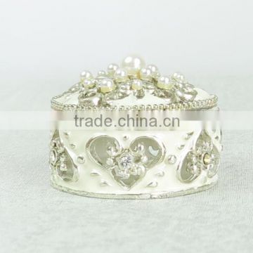 White elegant pearl ornament wedding ring box for sale zink alloy jewelry box