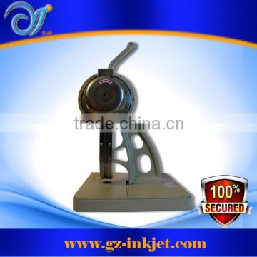 Very easily control and conveniently operate manual banner grommet machine