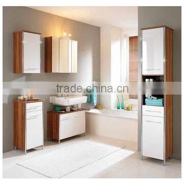 Modern-and-Comfortable-White-Bathroom-Cabinet-Design