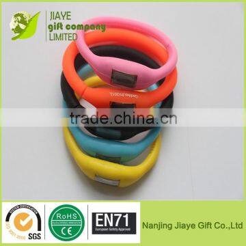 2015 fashion Silicone Sport Watch Bracelet Wrist Watch