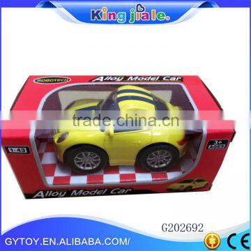 Quality assurance 1:43 alloy diecast model car with small car toy