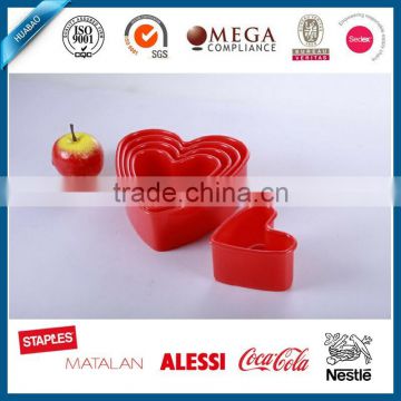 new design competitive price heart shape plastic cookie cutter set