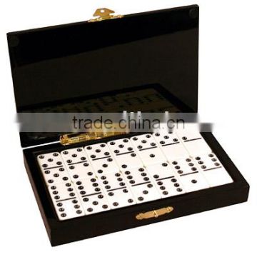 Wooden Box with Double Six Domino Set