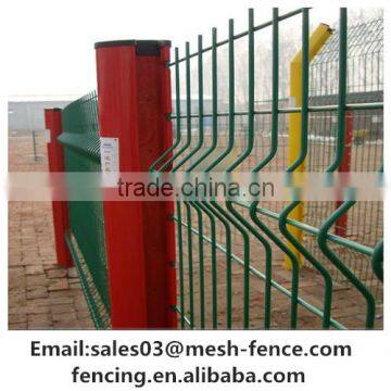 Low cost Steel Mesh Fence / Triangle Bending Fence / 3d Curved Welded Wire Mesh Panel Fence sports fence