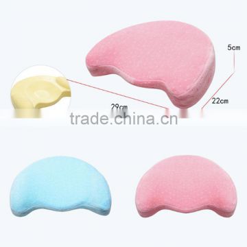 TP0048 2016 Wholesale Infant "Heart Shaped" Memory Foam Head Nap Pillow