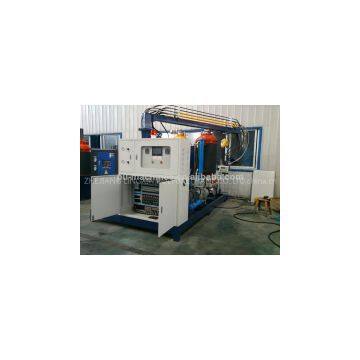 Polyurethane foaming machine for roof panel making