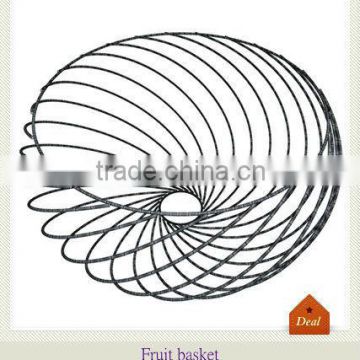 Wrought iron swirl round fruit basket