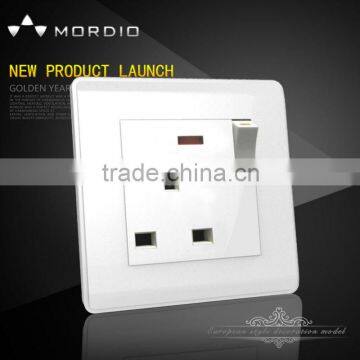 2015 NEW design British standard PC white push button 13A 250V 1 gang wall switch socket