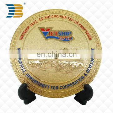 New custom vietnam souvenir metal plate of honour with pedestal