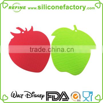 2015 Promotional lovely fruit design silicone muti-funtion mat/heat resistant silicone pan mat