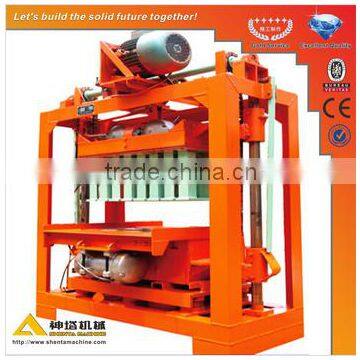 Movable small area cover cement block making machine