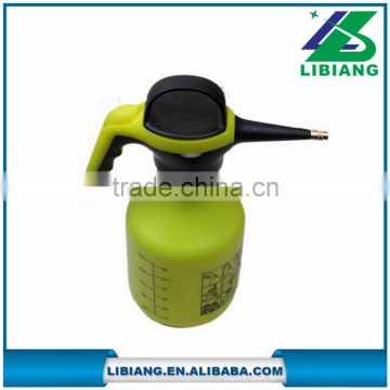 Whosale 2L adjustable hand pump plastic sprayer