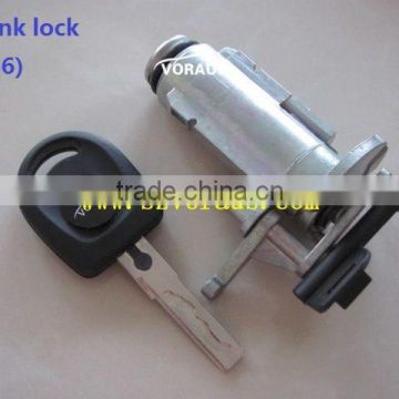 trunk lock for V (HU66)