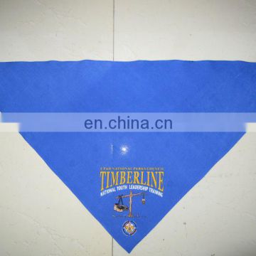 Custom made logo printing blue cotton triangular bandana cheap cotton words triangle scarf cotton dog bandana pet scarf