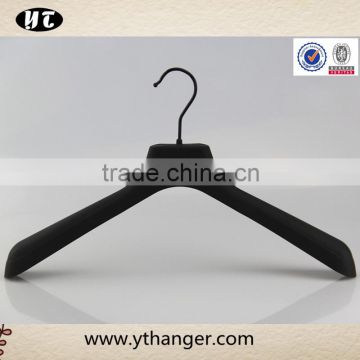 black rubber hanger with wide shoulder for coat