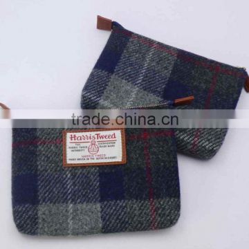lattice design first-grade quality tweed pouch