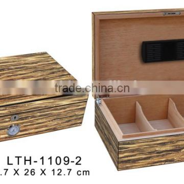 display cigars wooden humidor box