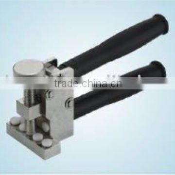 Heavy glass pincher for hand cutting