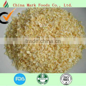 dried yellow onion flakes