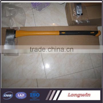 High quality fiberglass handle with ergonometric shape and anti-slip surface in black color splitting axes