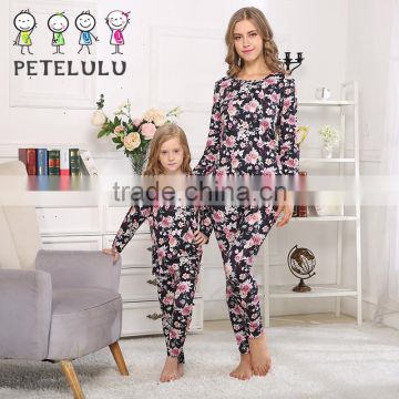 2017 Fashion Flowerish 4 Way Stretch 2-Pc Long Sleeves Family Pajamas Wholesale
