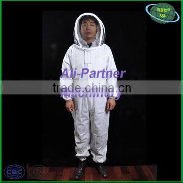 2015 Hot selling whole boday protective beekeeping bee suit