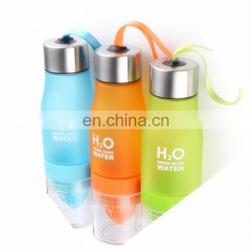 top selling colorful 650ml lemon h20 plastic water lemon juicer filter fruit infuser water bottle