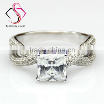 Princess Brilliant Cut Moissanite Sqaure 2 Carat 7mm Center Split Shanks 14k 18k White Yellow Gold Platinum Engagement Ring