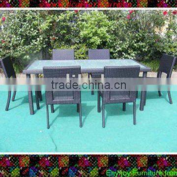 garden rattan table