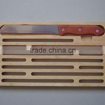 Bread knife with cutting board