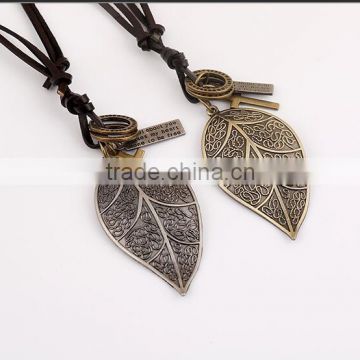 Big leaf leather necklace