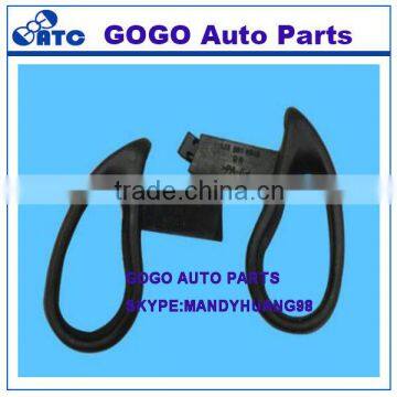 High Quality Auto Parts 1J3 881 633B Door Handle (with small metal clip) 1J3881633B For VW