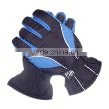 2015 Fashion Useful fashion winter heated gloves